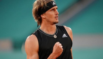 爱游戏在线-95后“三小巨头”齐聚法网八强 “梅西大战”最引关注