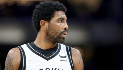 爱游戏在线-欧文一番话把篮网打回谷底 别再指望他接种疫苗！