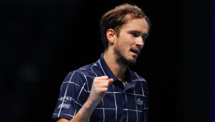 爱游戏入口-ATP杯俄罗斯队夺冠 梅德维德夫豪取跨年14连胜